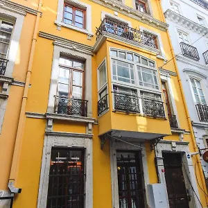 9 Pera Apartment